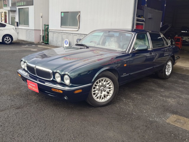2000 Jaguar XJ – thumbnail 3