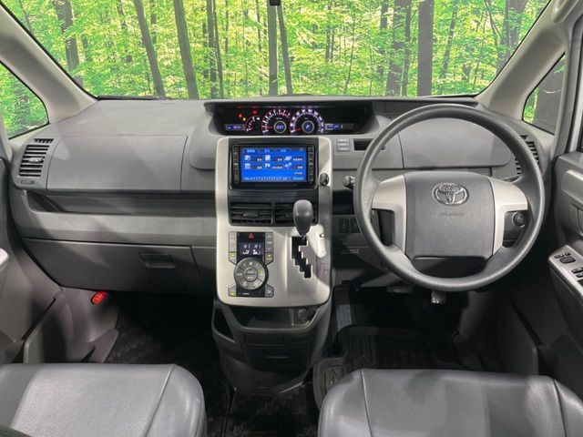 2007 Toyota Noah – thumbnail 2