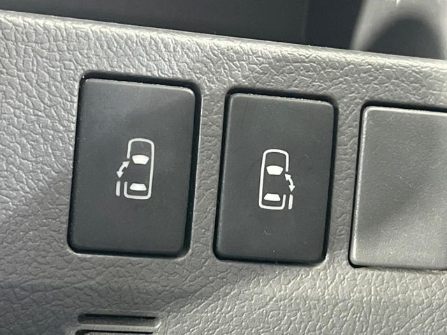 2007 Toyota Noah – thumbnail 3