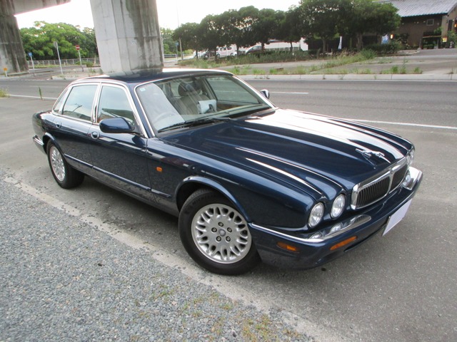 2000 Jaguar XJ