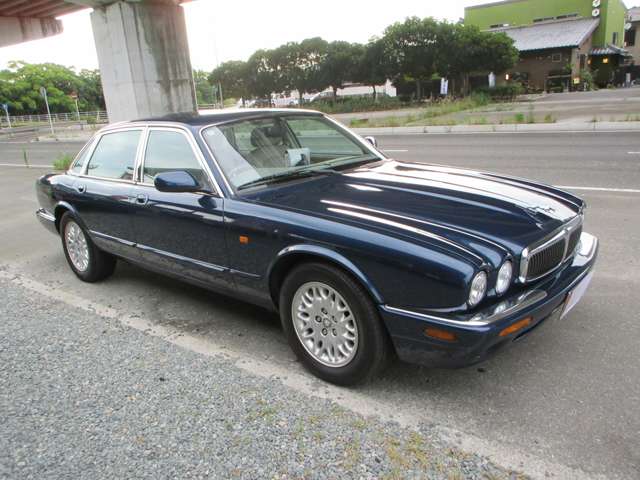 2000 Jaguar XJ – thumbnail 4