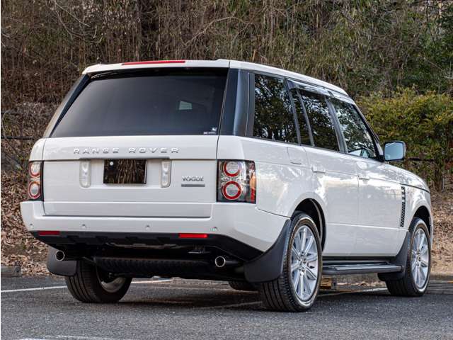 2010 Land Rover Range Rover Vogue – thumbnail 4