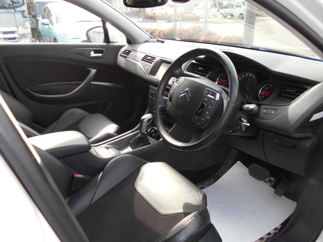 2011 Citroën C5 Sedan – thumbnail 4