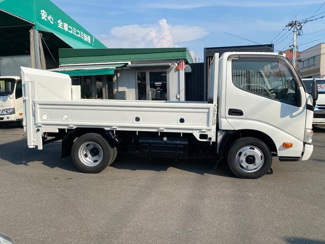 2010 Hino Dutro – thumbnail 4