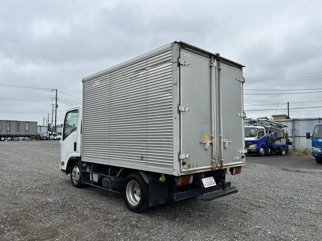 2009 Isuzu Elf – thumbnail 3
