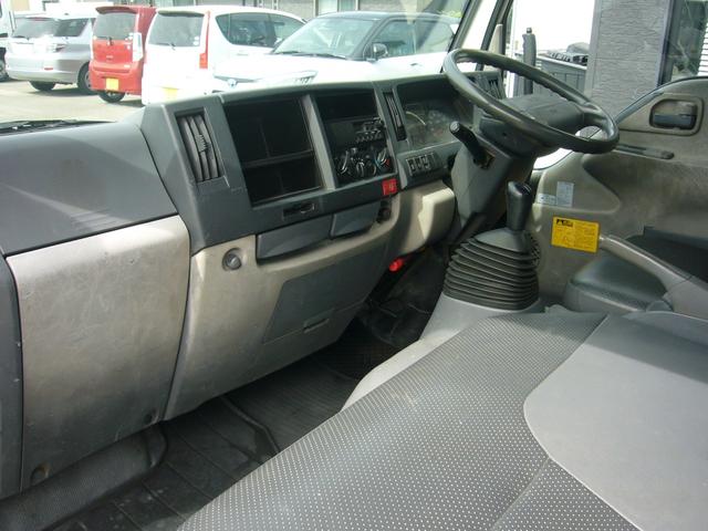 2011 Isuzu Elf – thumbnail 3