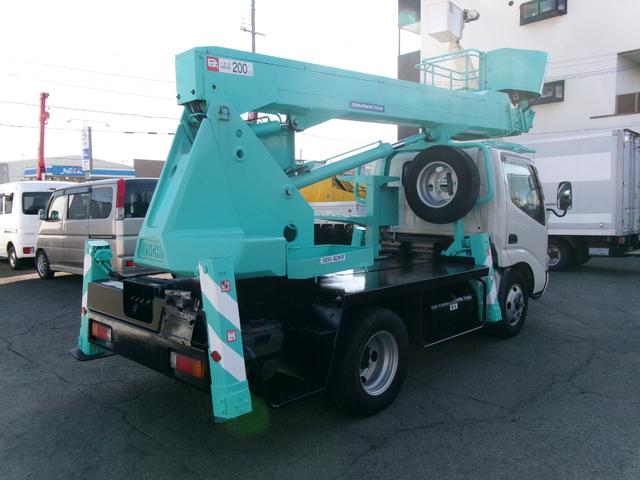 2006 Hino Dutro – thumbnail 4