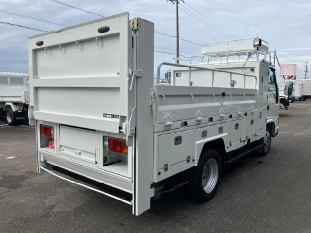 2007 Isuzu Elf – thumbnail 3