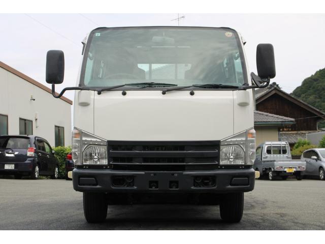 2010 Isuzu Elf – thumbnail 3