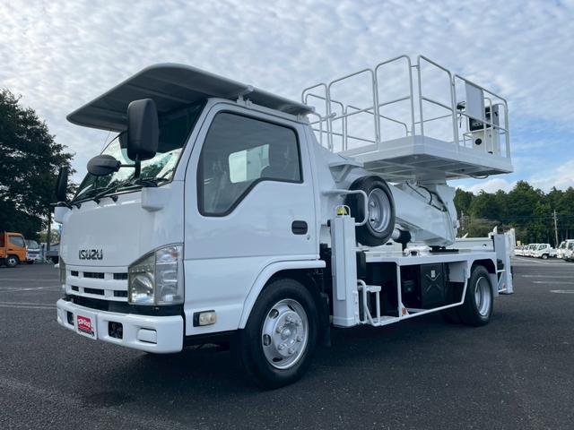 2011 Isuzu Elf