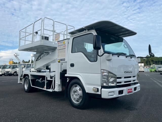 2011 Isuzu Elf – thumbnail 3