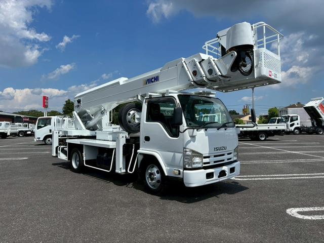 2011 Isuzu Elf – thumbnail 3
