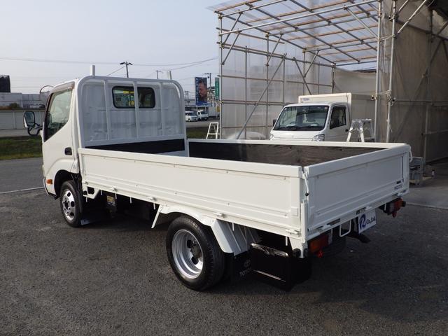 2011 Toyota Dyna – thumbnail 2