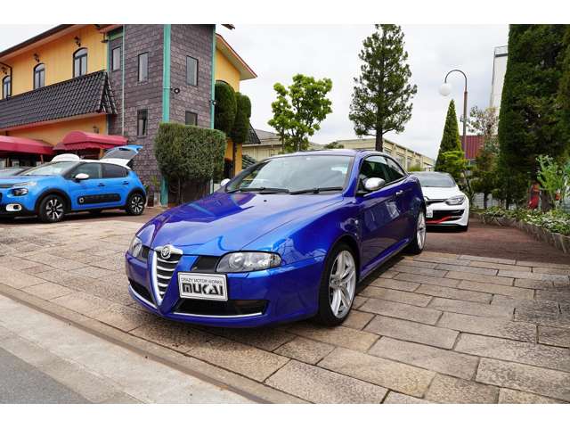 2010 Alfa Romeo GT – thumbnail 2