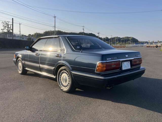 1990 Nissan Cedric – thumbnail 3