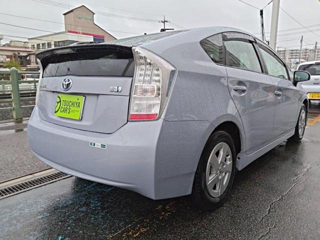 2010 Toyota Prius – thumbnail 2