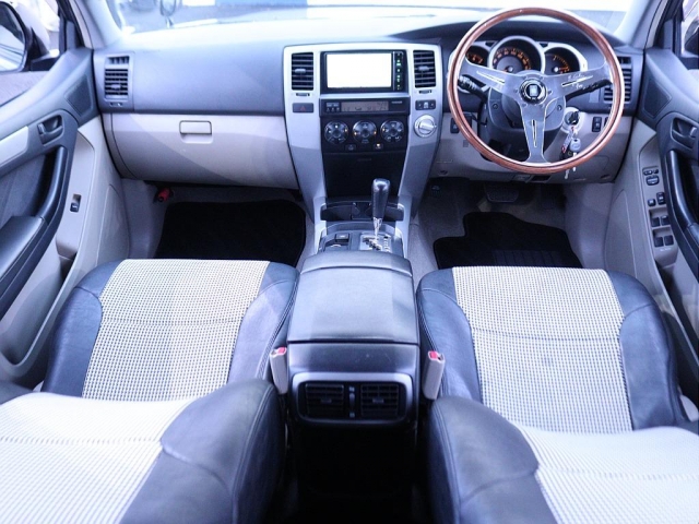 2006 Toyota Hilux Surf – thumbnail 3