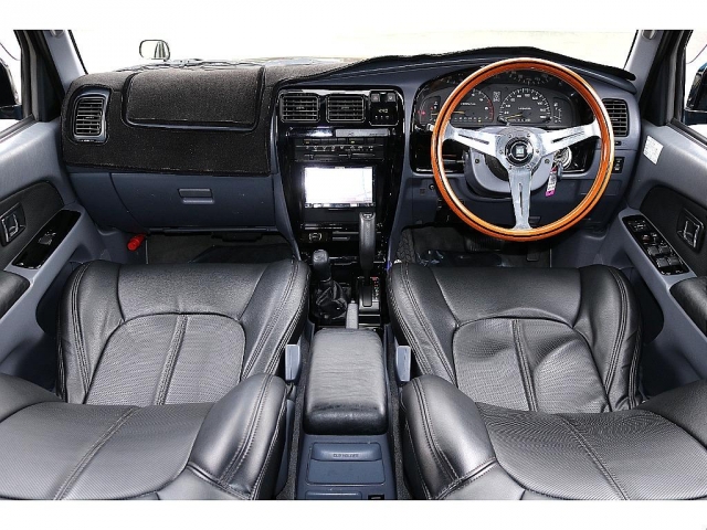 1998 Toyota Hilux Surf – thumbnail 2