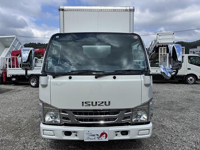 2011 Isuzu Elf – thumbnail 2
