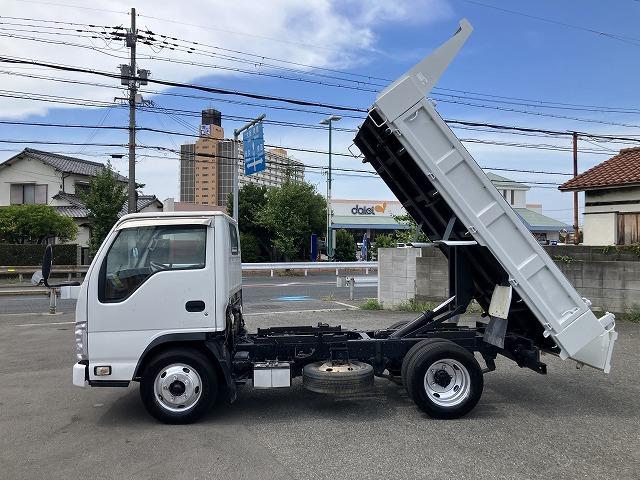 2011 Isuzu Elf – thumbnail 4