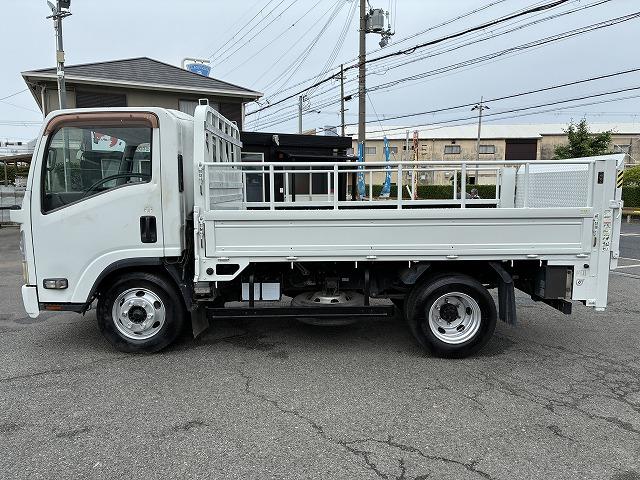 2011 Isuzu Elf – thumbnail 4