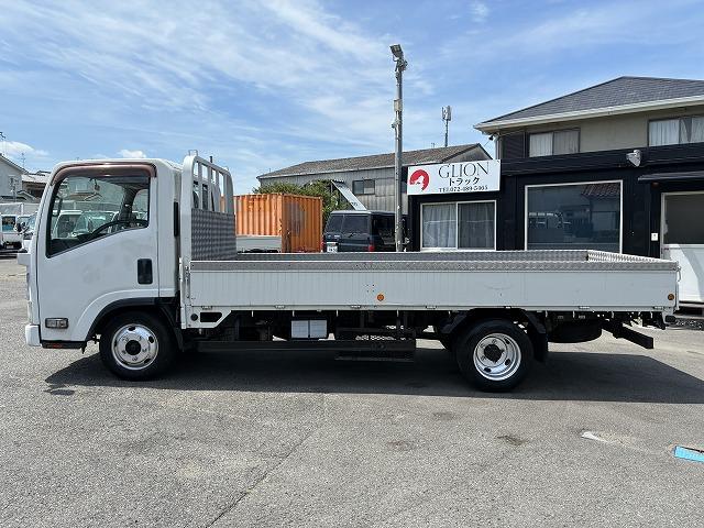 2011 Isuzu Elf – thumbnail 4