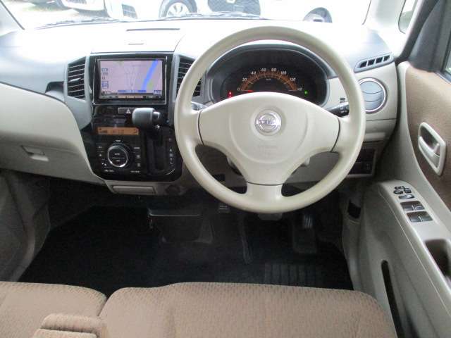 2011 Nissan Roox – thumbnail 3