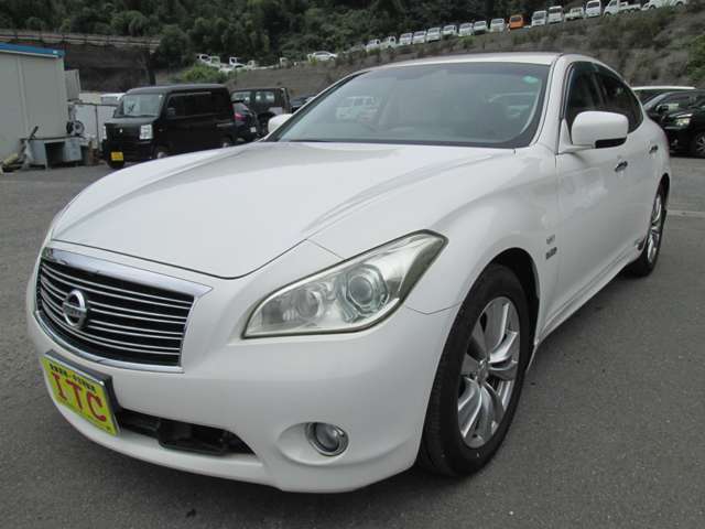 2011 Nissan Fuga Hybrid – thumbnail 3