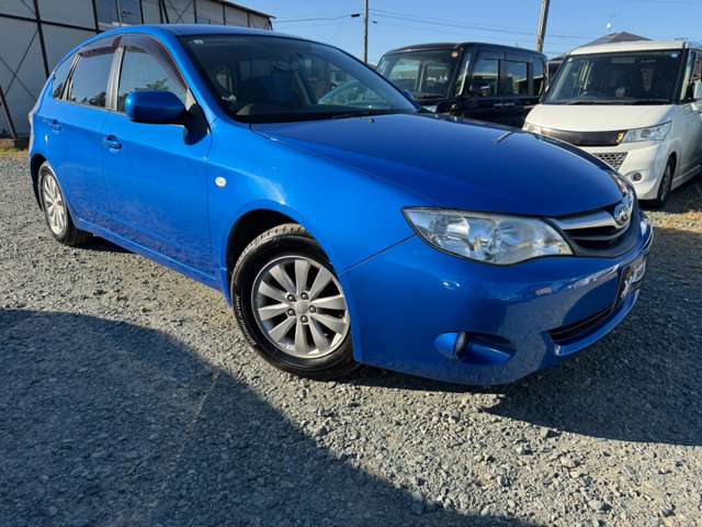 2011 Subaru Impreza Hatchback – thumbnail 2