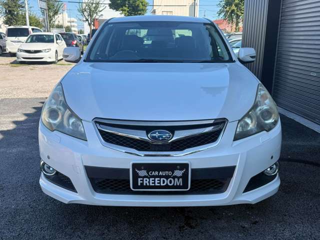 2010 Subaru Legacy B4 – thumbnail 2