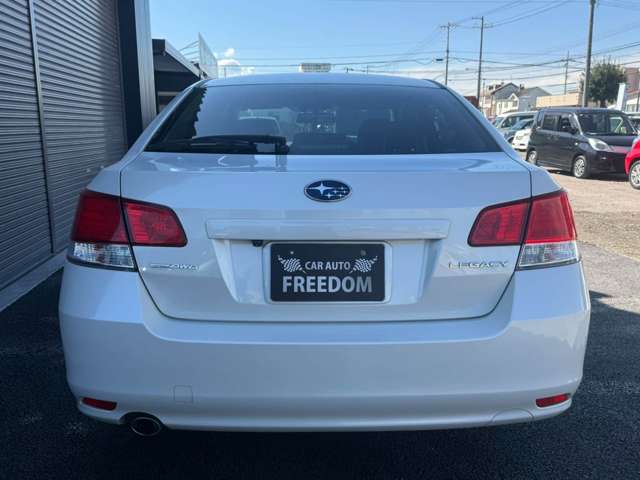2010 Subaru Legacy B4 – thumbnail 3