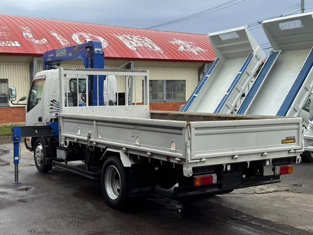 2011 Hino Dutro – thumbnail 4