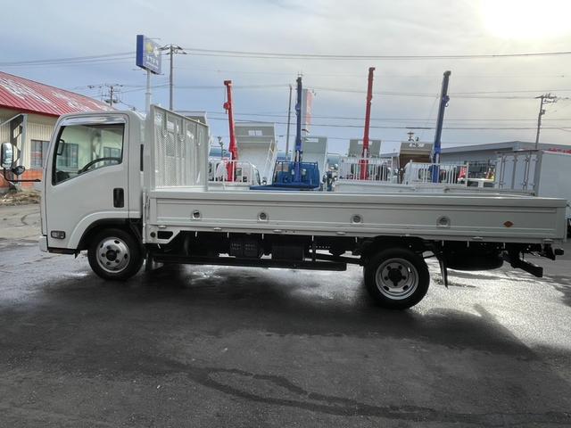 2008 Isuzu Elf – thumbnail 3