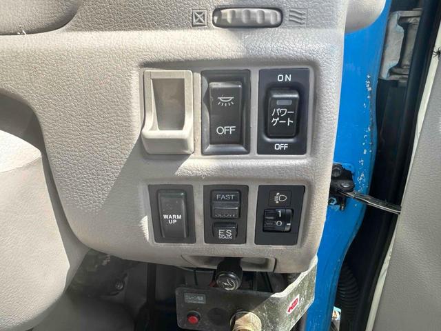 2006 Hino Dutro – thumbnail 3