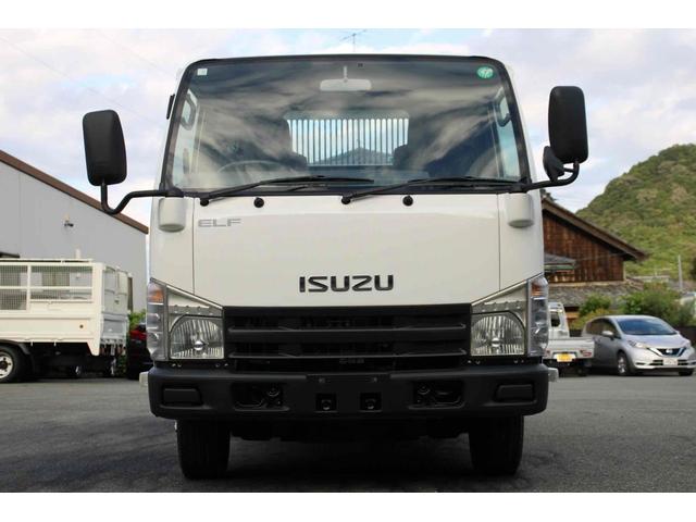 2011 Isuzu Elf – thumbnail 3