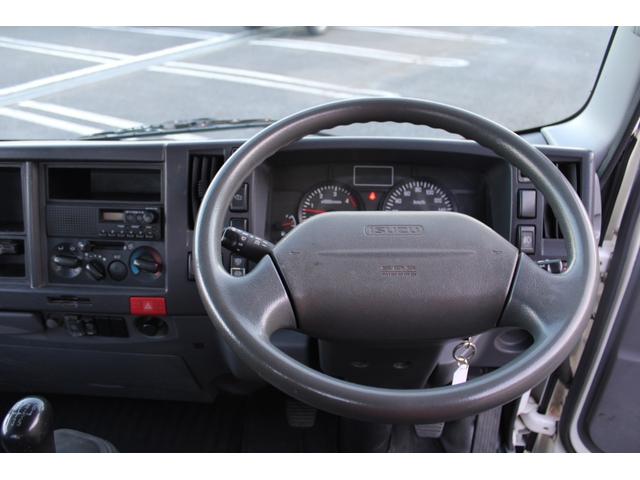 2011 Isuzu Elf – thumbnail 3