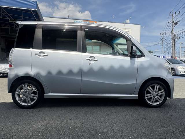 2011 Daihatsu Tanto Exe – thumbnail 4