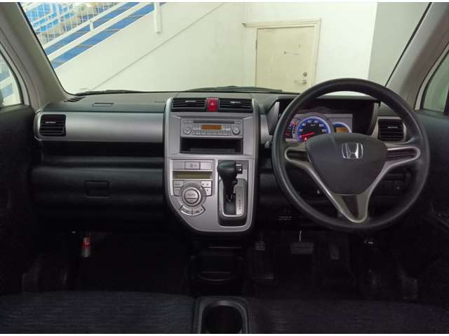 2010 Honda Zest – thumbnail 2