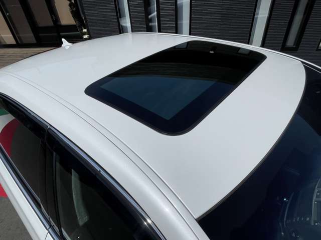 2011 Lexus LS Hybrid – thumbnail 4