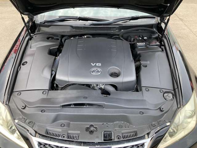 2009 Lexus IS Convertible – thumbnail 3