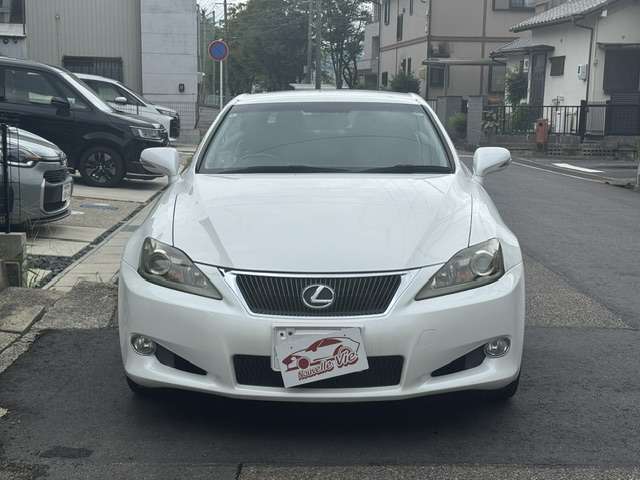 2010 Lexus IS Convertible – thumbnail 2
