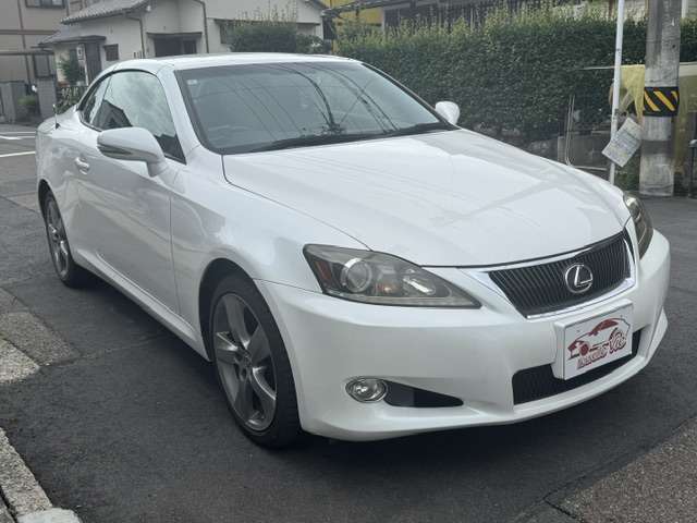 2010 Lexus IS Convertible – thumbnail 3