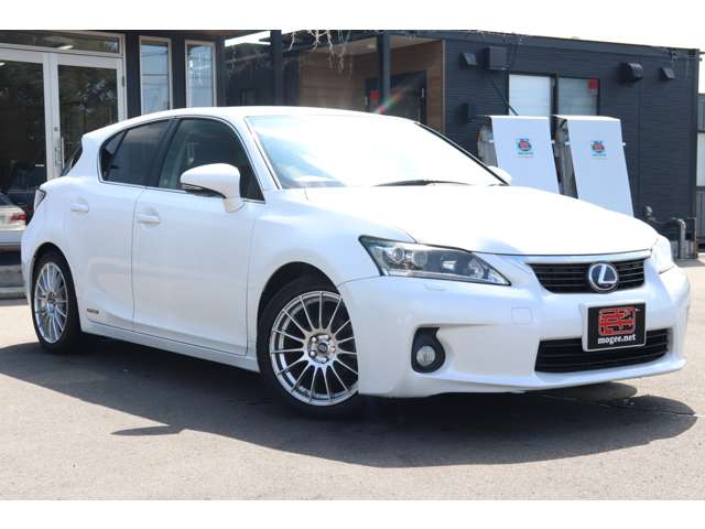 2011 Lexus CT – thumbnail 2