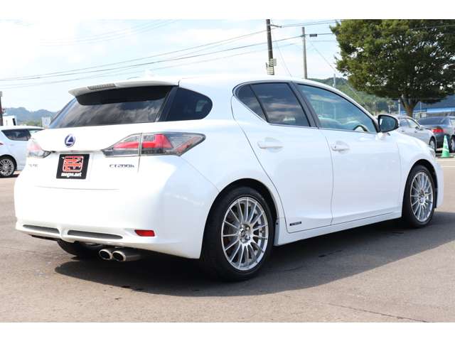 2011 Lexus CT – thumbnail 3