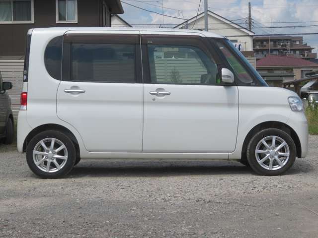 2011 Daihatsu Tanto – thumbnail 4