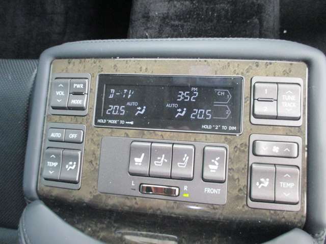 2009 Lexus LS Hybrid – thumbnail 3