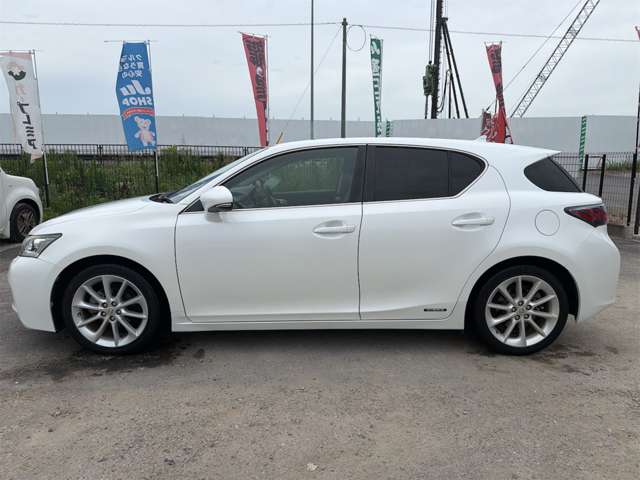 2011 Lexus CT – thumbnail 3