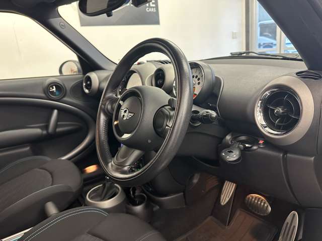 2011 MINI MINI Crossover – thumbnail 2