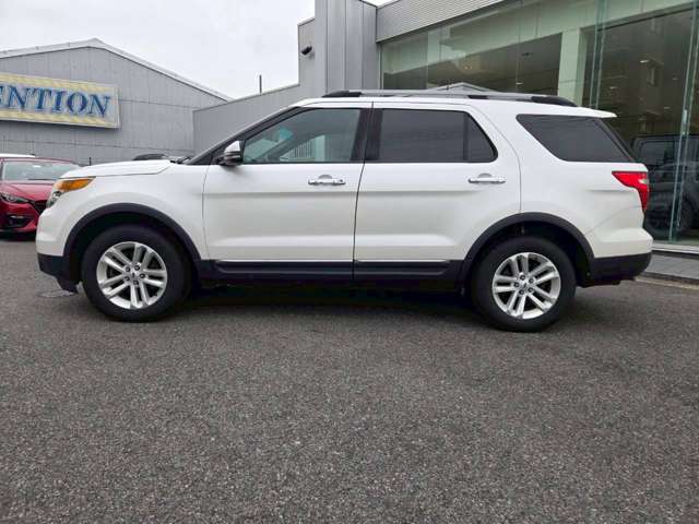 2011 Ford Explorer – thumbnail 2