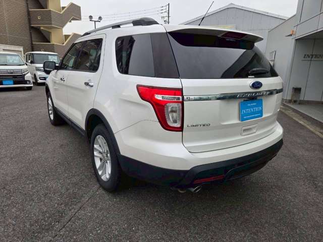 2011 Ford Explorer – thumbnail 3